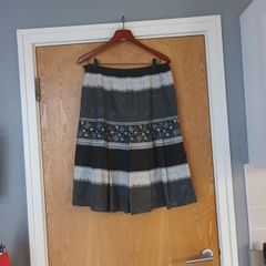 C&C Skirt.  New - No Tag.   S. 14.