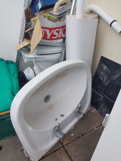 Free Sink with taps