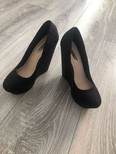 Dorothy Perkins wages