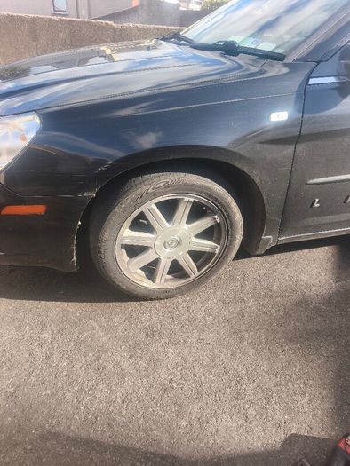 Chrysler 18" alloy wheels