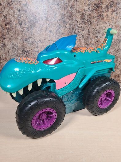 hot wheels CAR CHOMPIN MEGA WREX monster truck with lights and sounds