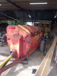 Hispec dung spreader