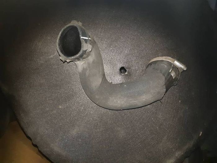 AUDI A6 C6 2006 Intercooler Hose Pipe 4F0145737C