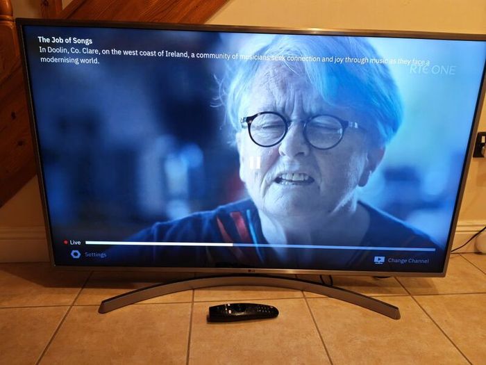 LG 50 inch 4K UHD Smart TV 50UK6950PLB Excellent Condition