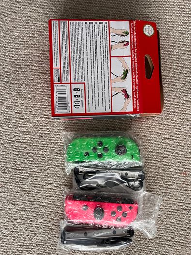 Nintendo Switch Bundle - Pristine V2 (4 Joycons + Mario Kart + 512GB)