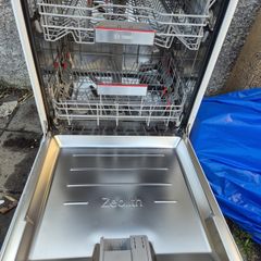 Dish washer