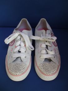 SALE!  RED BY MARC ECKO Girls' White / Pink Studded Trainers