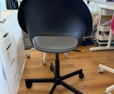 Swivel chair