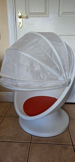 Kids swivel egg chair
