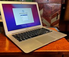 Macbook Air (13 inch, 2014)