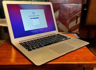 Macbook Air (13 inch, 2014)