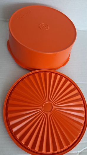 tubberware vintage cake tub