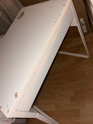 White Wooden desk
