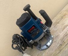 Ryobi Industrial 110V plunge router,