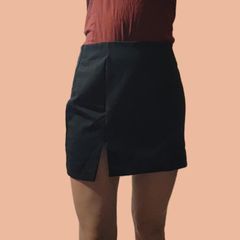 Elegant Black Slit Skirt Versatile & Chic