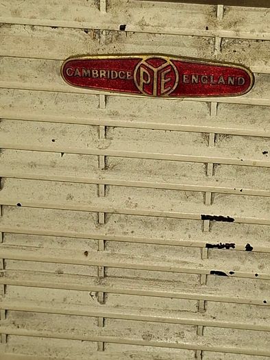 1940s Bakelite Pye Radio from Cambridge, England, Powered on no sound just static, maybe need aerial, Postage Available or collection,