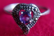 Vintage Sterling Silver 925 Art Deco Heart Shaped Amethyst Marcasite Ring size R - 2,09g