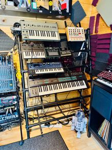 Jaspers 6-tier keyboard/synth rack expanded to 12