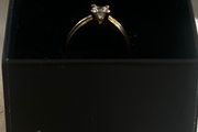 9ct Gold White Topaz Ring 4.08 grams Size O