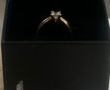9ct Gold White Topaz Ring 4.08 grams Size O