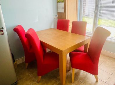 Dining Table & Chairs
