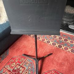 Hercules music stand