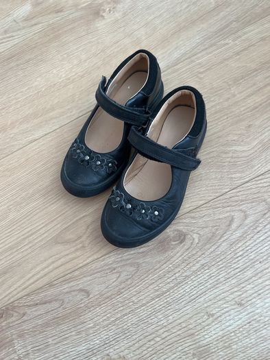 shoes school