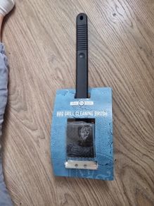 BBQ cleaning brush