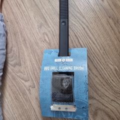 BBQ cleaning brush