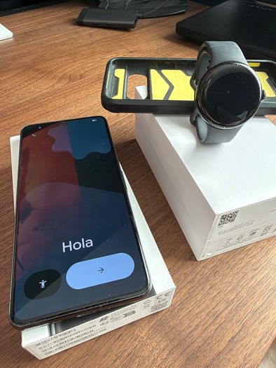 Google Pixel 8 Pro w Pixel Watch 2