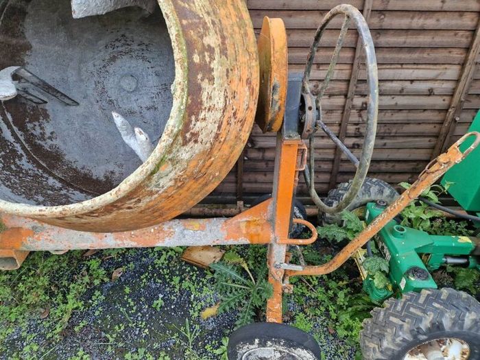 Diesel cement mixer