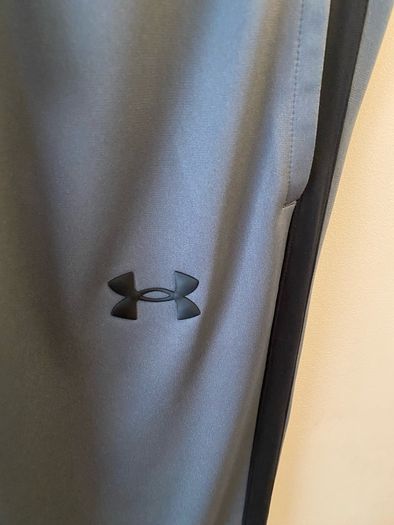 Under Armour grey tracksuit (large)