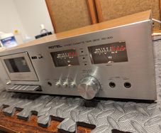VINTAGE Rotel RD-300 from the Japanese Golden era 1970s STUNNING looking silver and walnut Fully professionally serviced  with New Belts fitted