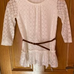 Brand new Girls Cream Lace Dress with Belt  7 yrs