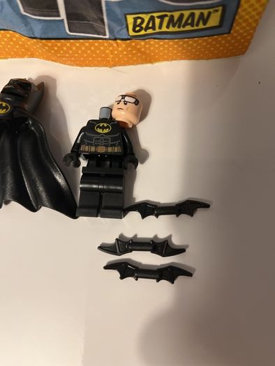 Lego DC Batman minifigure with cape