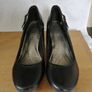 Ladies footwear Image 3