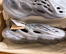 Yeezy Foam runners 13uk