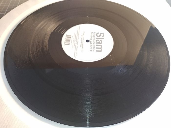 SLAM - Positive Education - Soma Quality Recordings - CLASSIC Early 90s 303 TECHNO Beast! Pristine CONDITION! Original MIX!