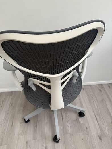 Herman Miller Mirra 2