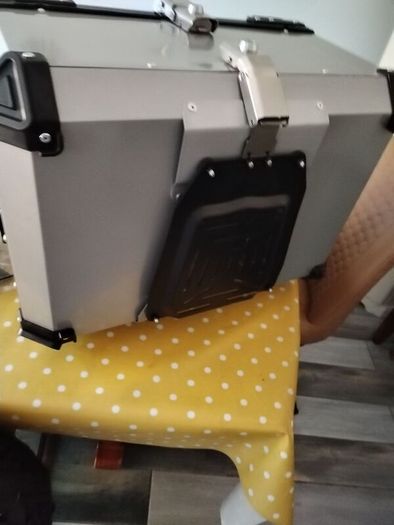Large motorcycle top box