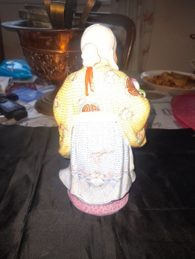 Beautiful Large Chinese Shou Xing porcelain figurine depicting the God of Longevity. It features an elderly man with a prominent bald head, holding a peach, which symbolizes long life, Postage Available, no chips or cracks