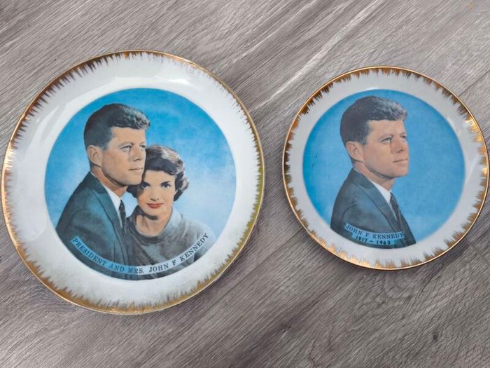 Vintage John F. Kennedy & Jackie Kennedy Commemorative Plates. Set of 2
