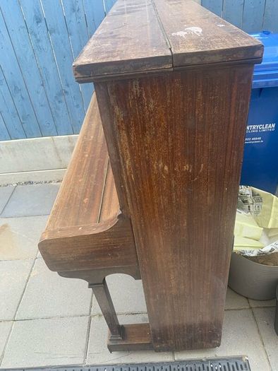 Free old piano