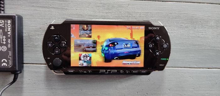 Psp 1004 MODDED 64gb 40 psp games on unit Original Battery