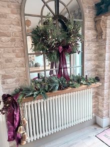 New bespoke XL 80cm wild berry, dense foliage and acorn pre lit wreath