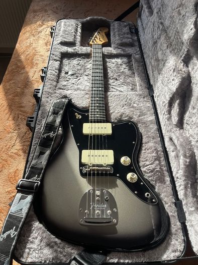 2017 Fender American Professional Jazzmaster Limited Edition - Silverburst