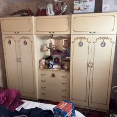 wardrobe vintage 3 piece set.read full ad