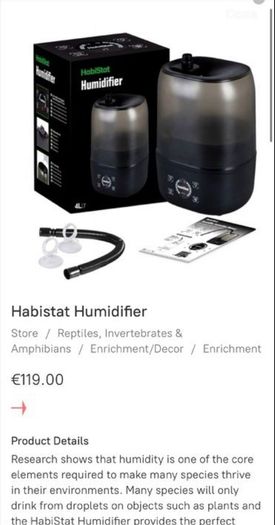 Wooden vivarium with habistat humidifier