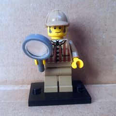 Lego CMF Series 5 COL05-075: Detective (2011) Price Includes P&P