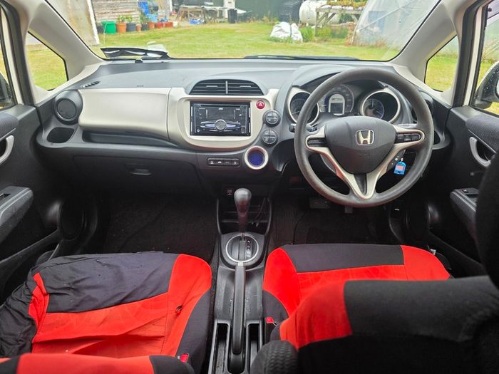 2012 Honda Fit Hybrid Automatic 1 owner NCT 12/26
